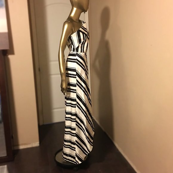 KAY UNGER One-Shoulder Cross Front Maxi Dress - Picture 10 of 16